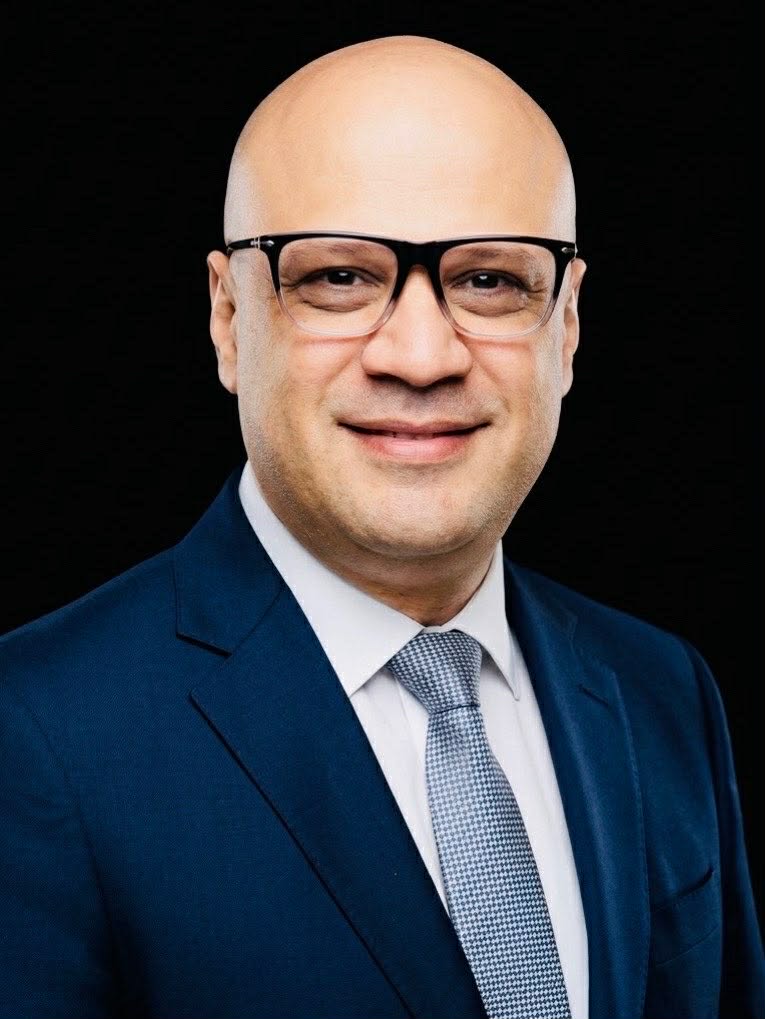 أيمن حسن سليمان موسى 